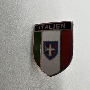 Vintage Italien Italy Coat of Arms Souvenir Tourist Lapel Pin Enamel